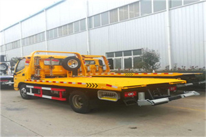 和县附近拖车救援搭电